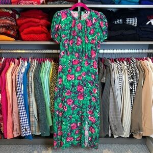 Zara green/pink floral short sleeve back button closure midi dress size M